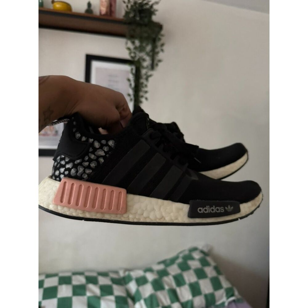 Adidas NMD R1 Black Leopard Print Boost Sneakers 🖤🩷